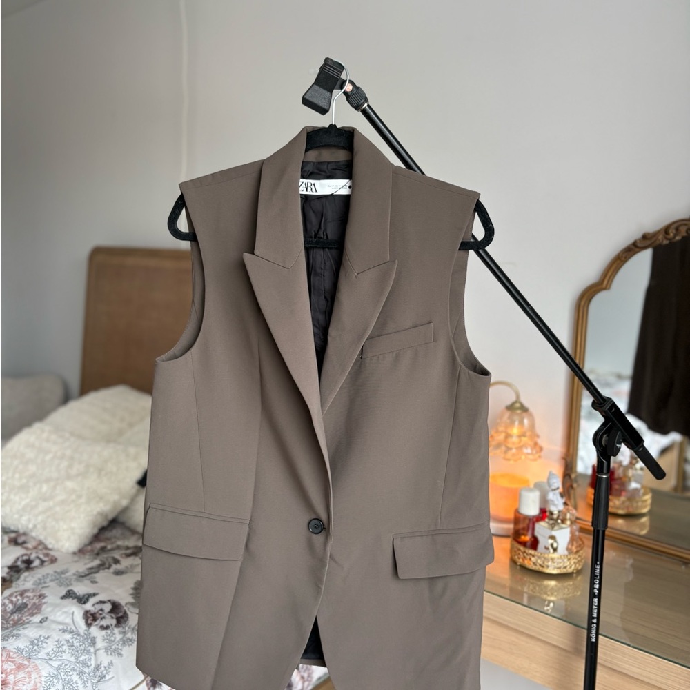Zara Sleeveless Blazer – Taupe, Quiet Luxury, Tailored Fit, Size M